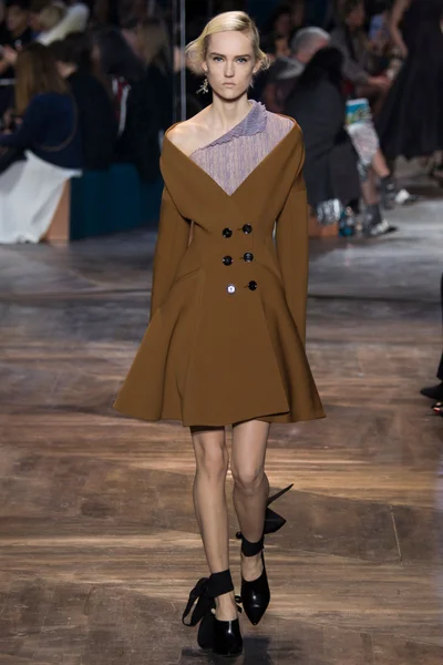 Look 37